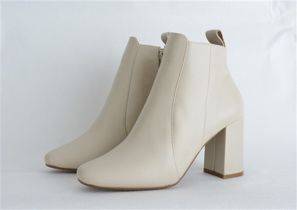 BOTINES CON CIERRE LATERAL Y TACON GRUESO VICENZA 5801– adryshoetique